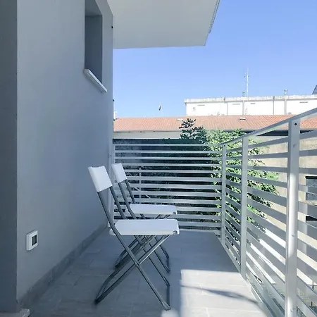 Sunrise Apartment *